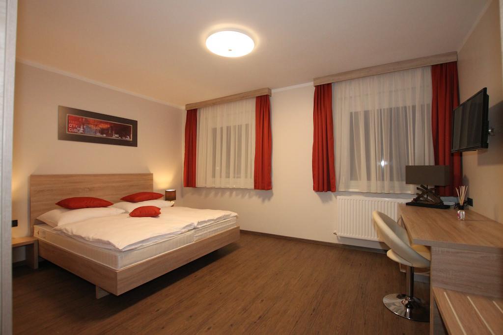 Pension Central Semmering Room photo